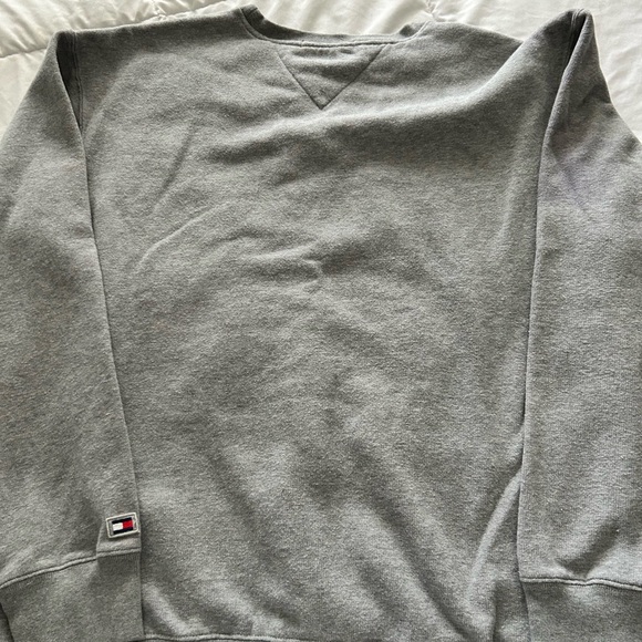 Vintage- 2002 Tommy Hilfiger Sweatshirt - Picture 7 of 7